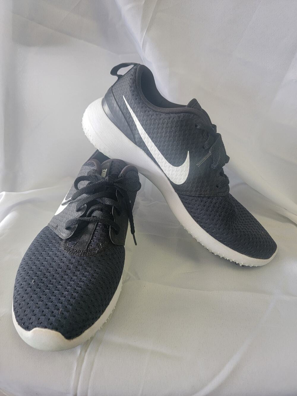 Nike Women’s Roshe G Golf Shoes Black/Metallic White (CD6066-001) Sz 10